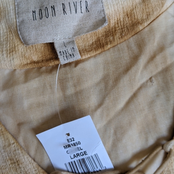 Moon River Blouse V-Neck Lace Up Tie Dye Long Sleeve Bell Cuffs Camel M NWT - Picture 14 of 15